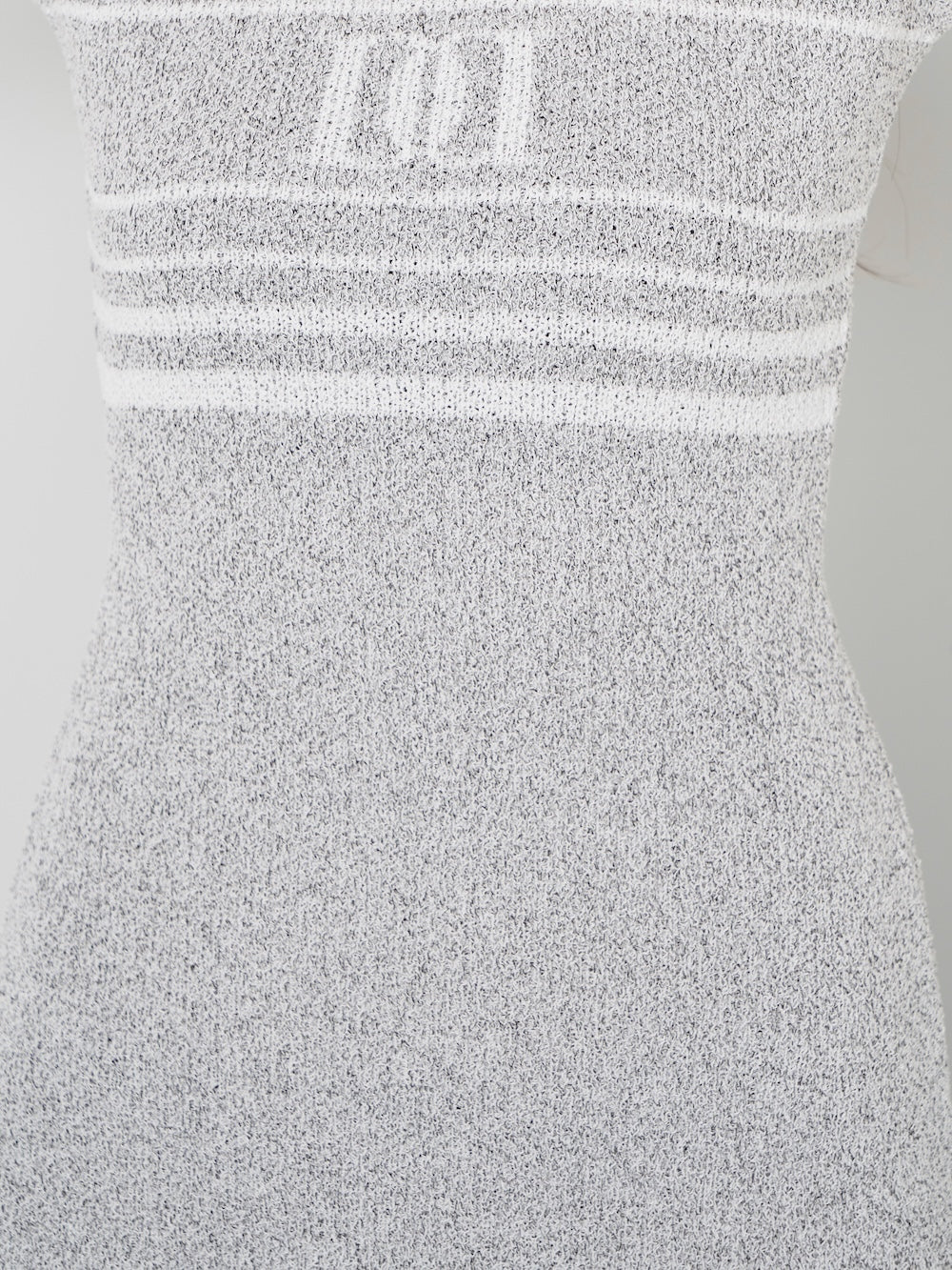 モデル：163cm（着用サイズ：FREE　着用カラー：GRY）