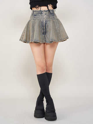 モデル：163cm（着用サイズ：M　着用カラー：I-BLU）
