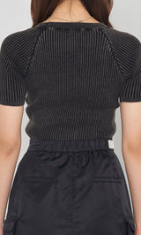 モデル：163cm（着用サイズ：FREE　着用カラー：BLK）