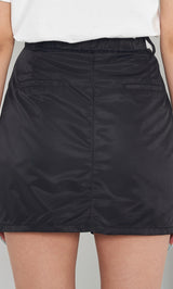 モデル：163cm（着用サイズ：FREE　着用カラー：BLK）
