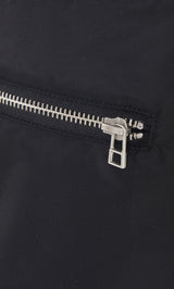 モデル：163cm（着用サイズ：FREE　着用カラー：BLK）
