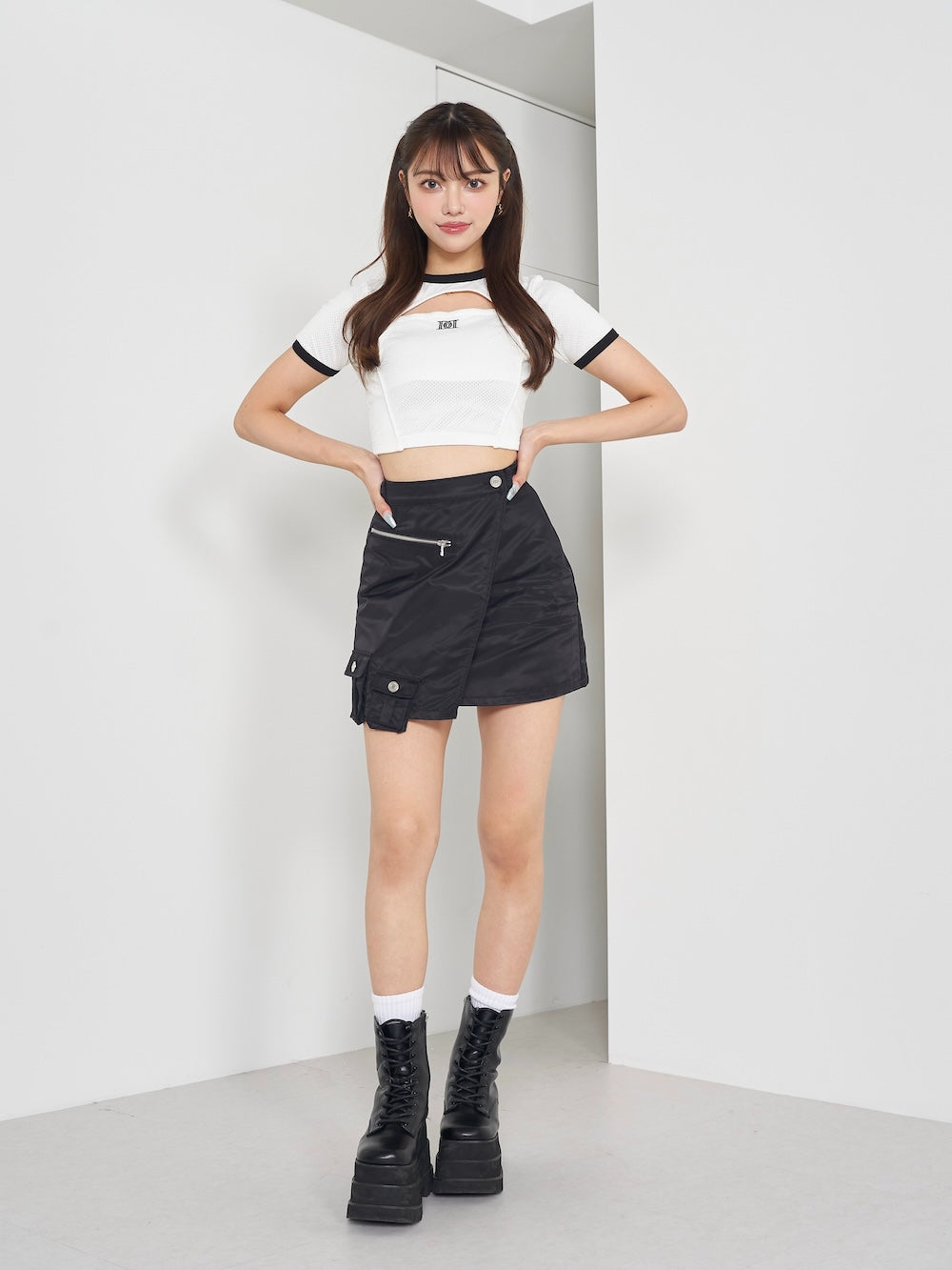 モデル：163cm（着用サイズ：FREE　着用カラー：BLK）