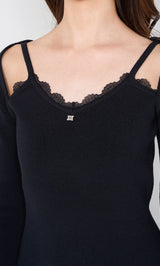 モデル：163cm（着用サイズ：FREE　着用カラー：BLK）