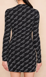 モデル：164cm（着用サイズ：FREE　着用カラー：BLK）