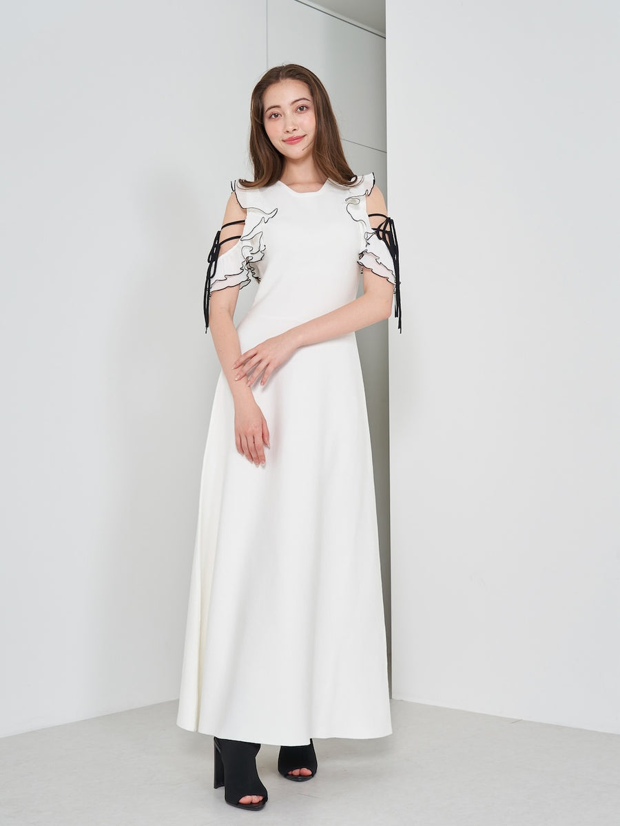 モデル：165cm（着用サイズ：FREE　着用カラー：IVO）