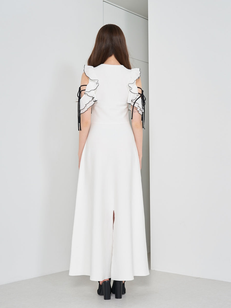 モデル：165cm（着用サイズ：FREE　着用カラー：IVO）