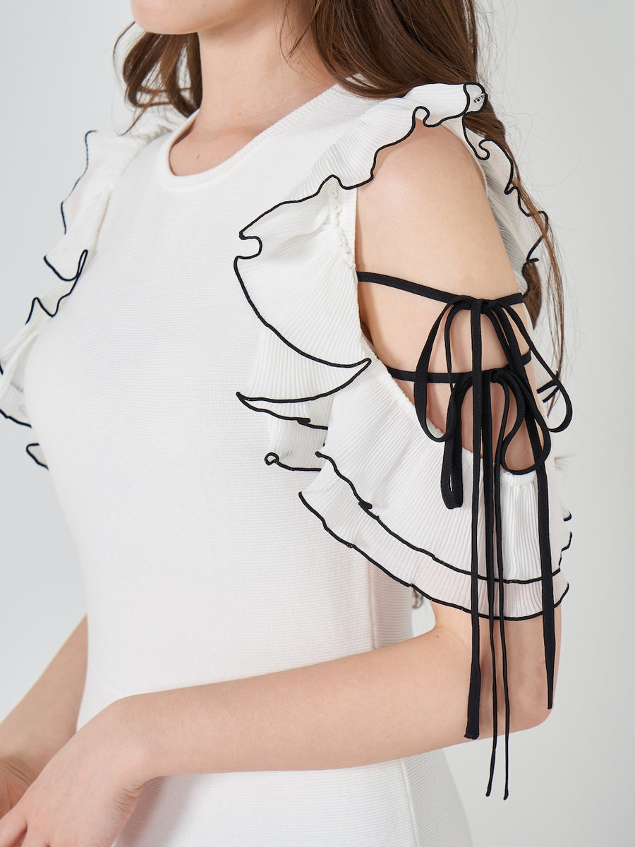 モデル：165cm（着用サイズ：FREE　着用カラー：IVO）