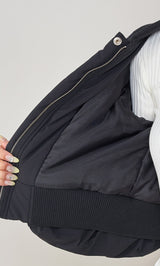 モデル：163cm（着用サイズ：FREE　着用カラー：BLK）