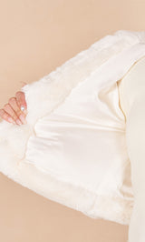 モデル：164cm（着用サイズ：FREE　着用カラー：WHT）