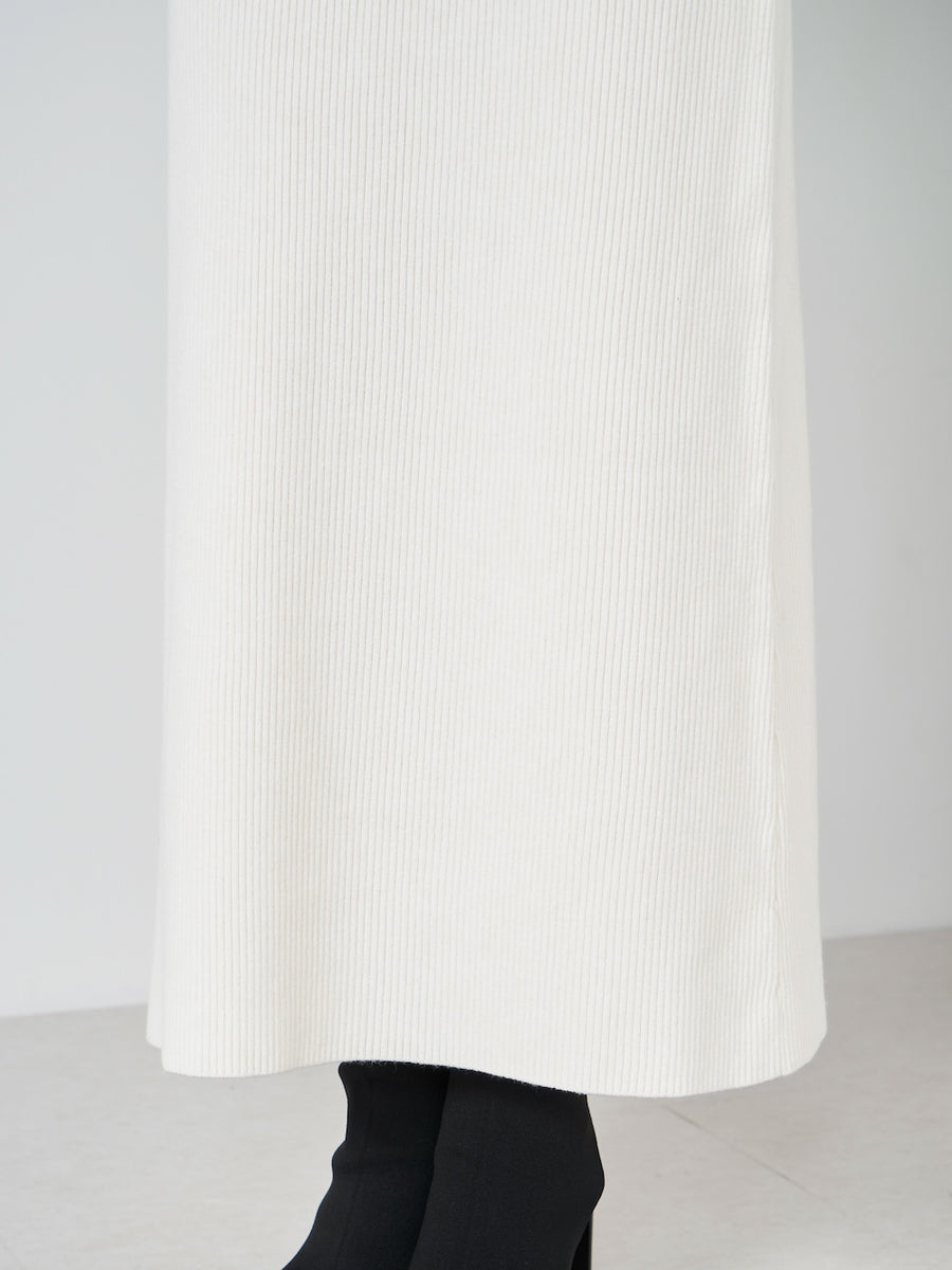 モデル：165cm（着用サイズ：FREE　着用カラー：IVO）