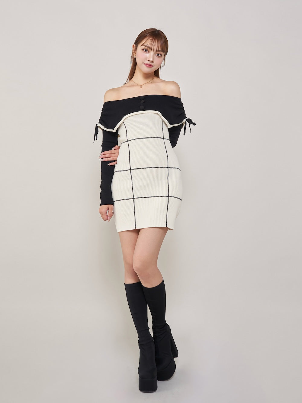 モデル：163cm（着用サイズ：FREE　着用カラー：IVO）
