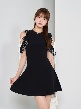 モデル：163cm（着用サイズ：FREE　着用カラー：BLK）