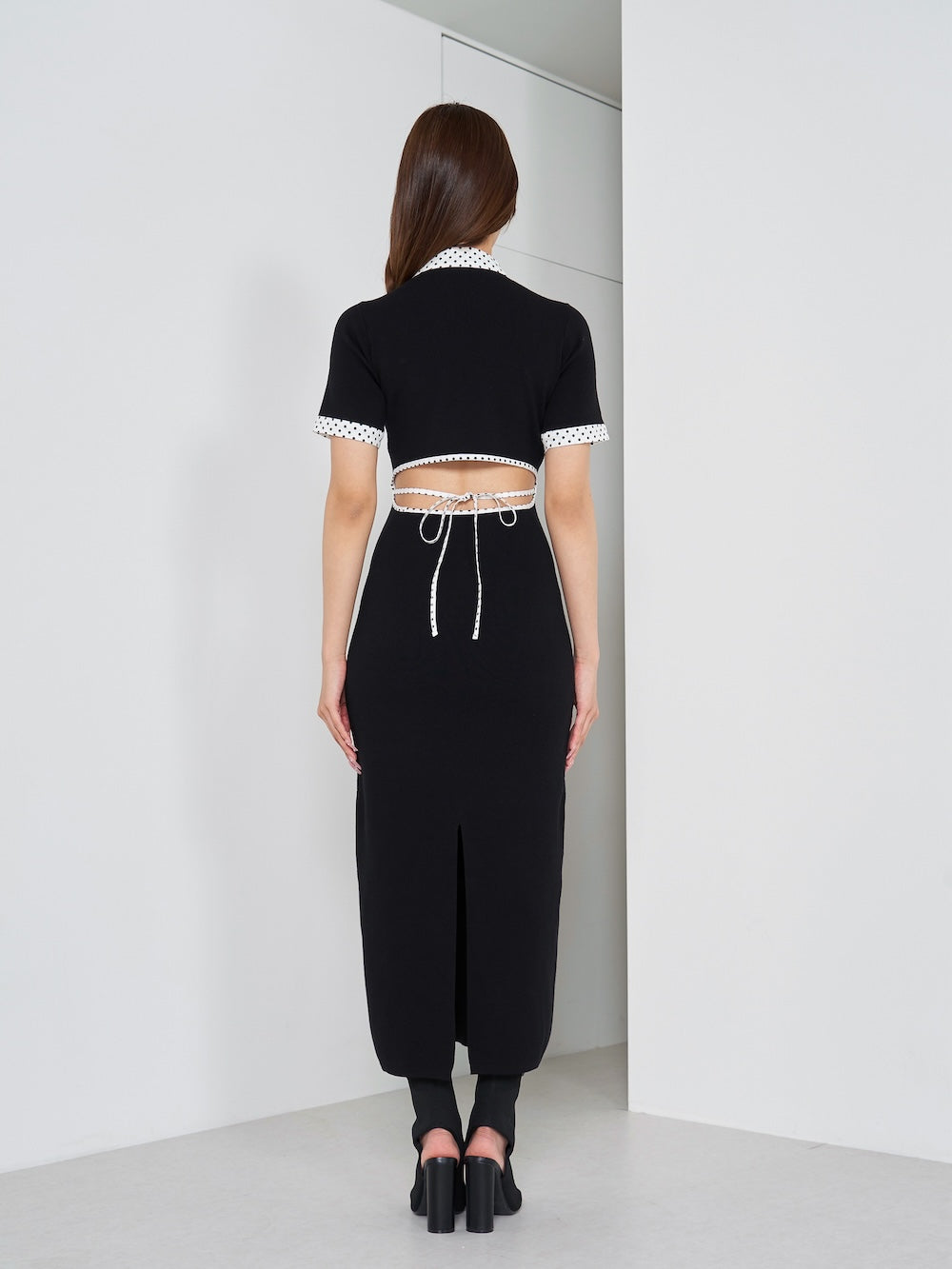 モデル：163cm（着用サイズ：FREE　着用カラー：BLK）