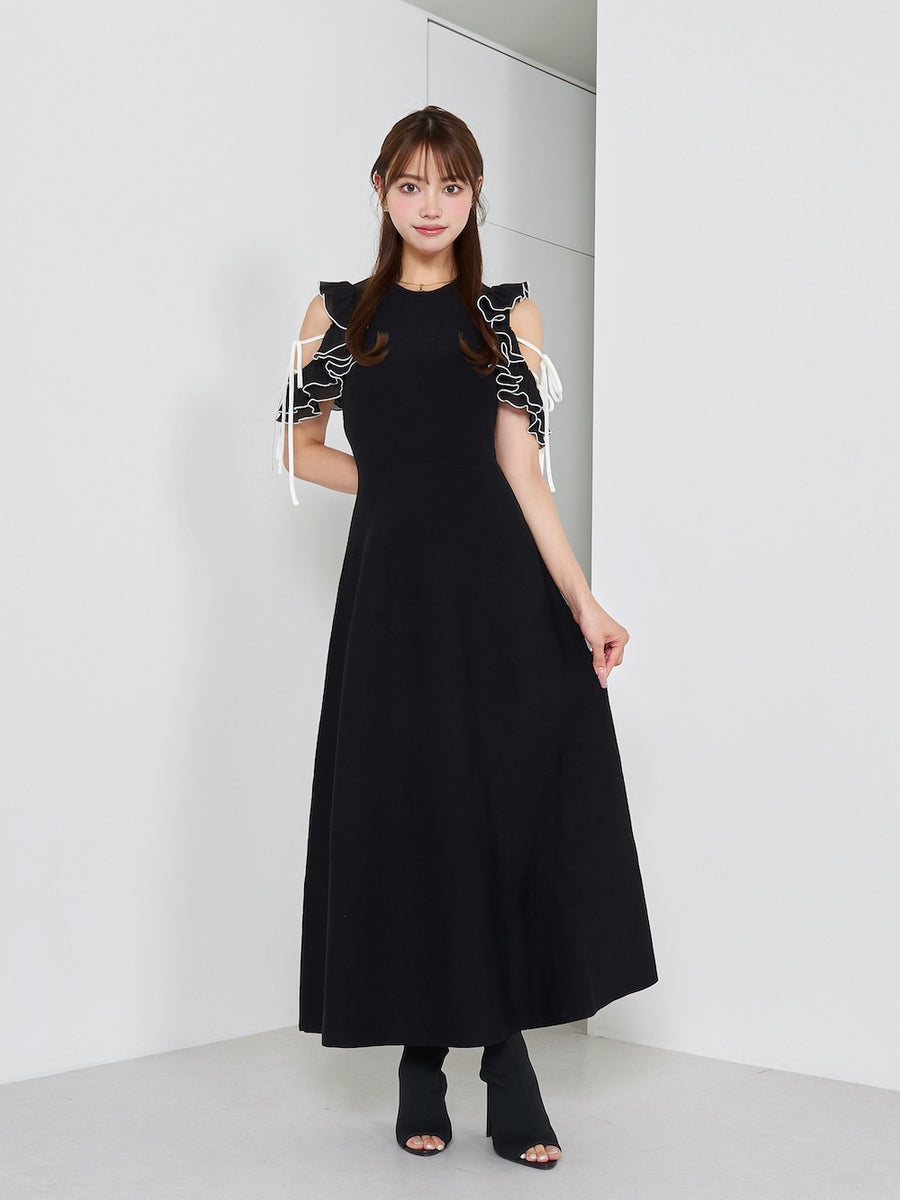 モデル：163cm（着用サイズ：FREE　着用カラー：BLK）