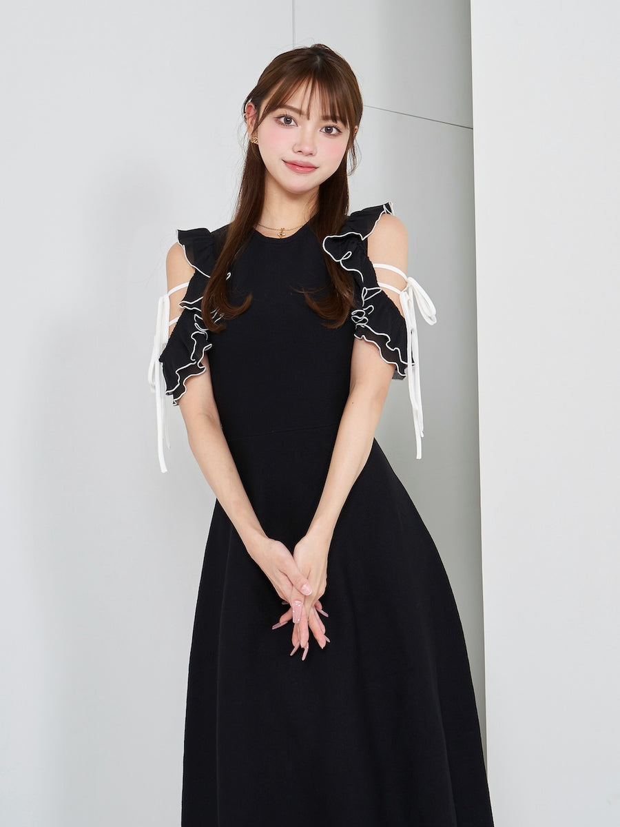 モデル：163cm（着用サイズ：FREE　着用カラー：BLK）