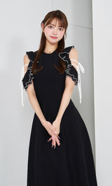 モデル：163cm（着用サイズ：FREE　着用カラー：BLK）