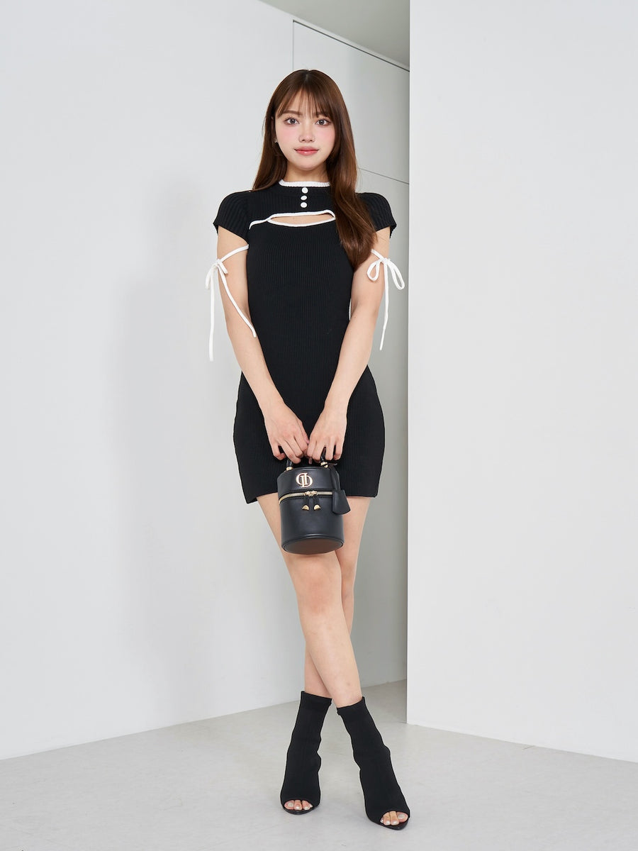 モデル：163cm（着用サイズ：FREE　着用カラー：BLK）