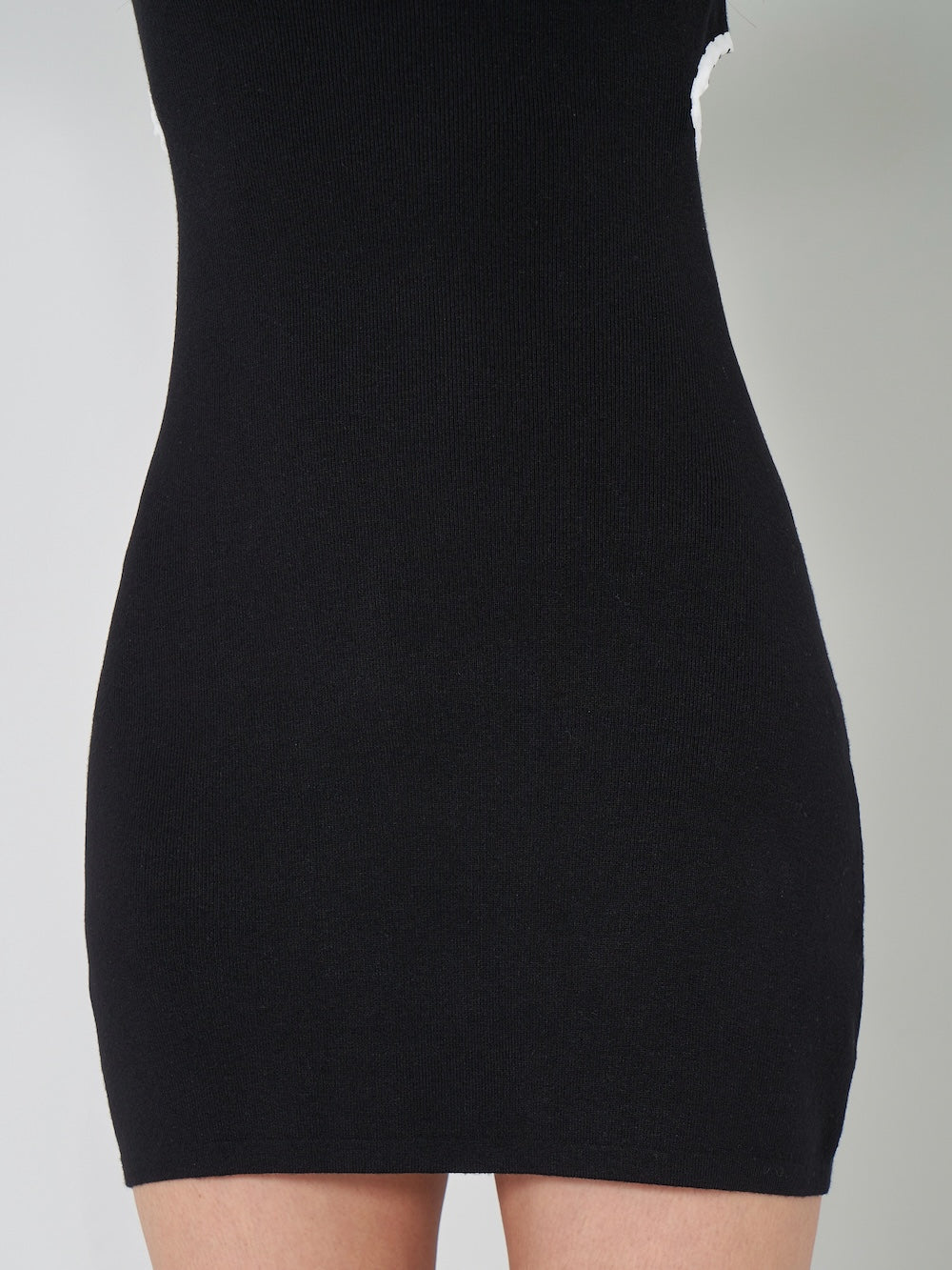 モデル：163cm（着用サイズ：FREE　着用カラー：BLK）