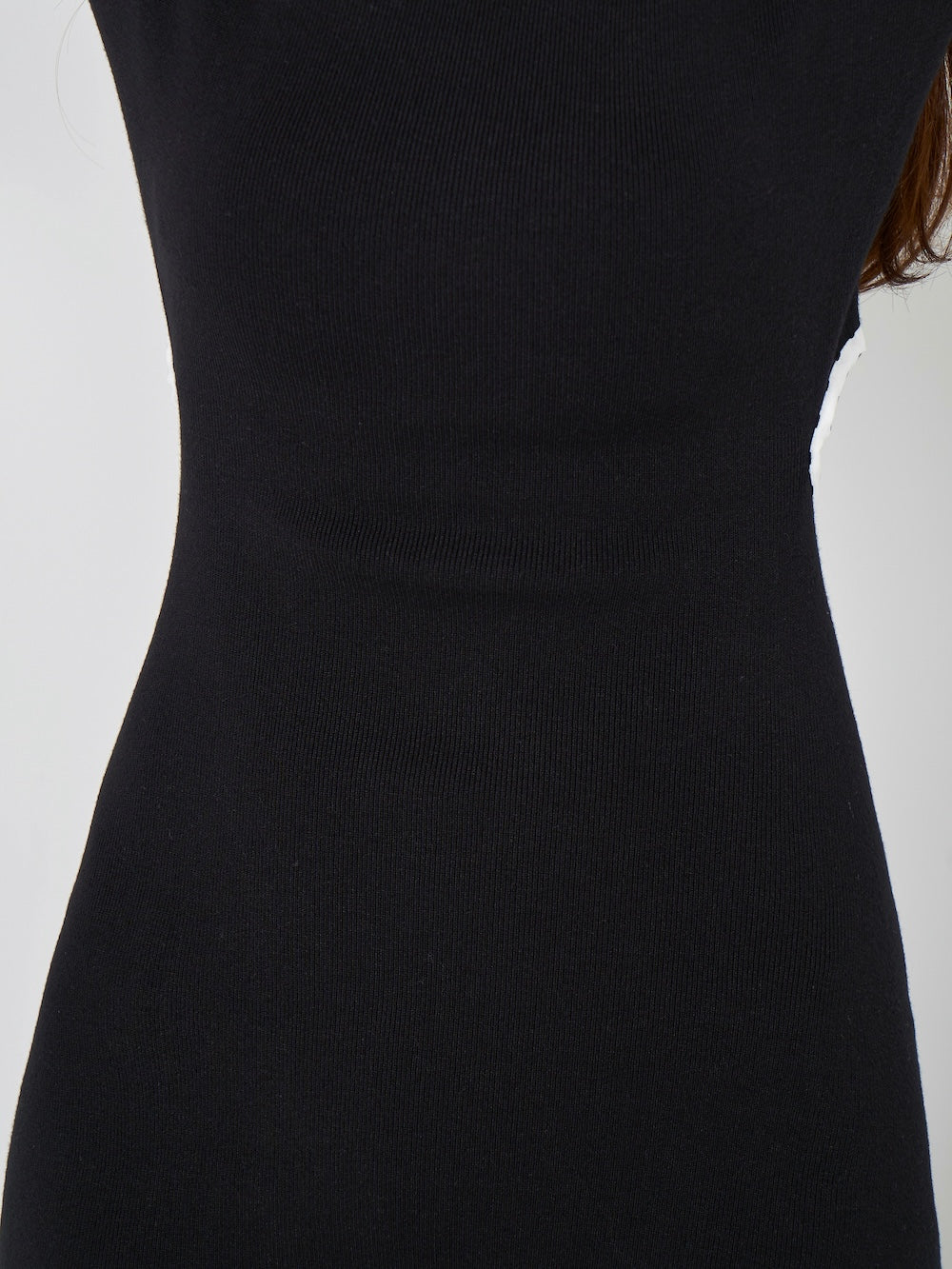 モデル：163cm（着用サイズ：FREE　着用カラー：BLK）