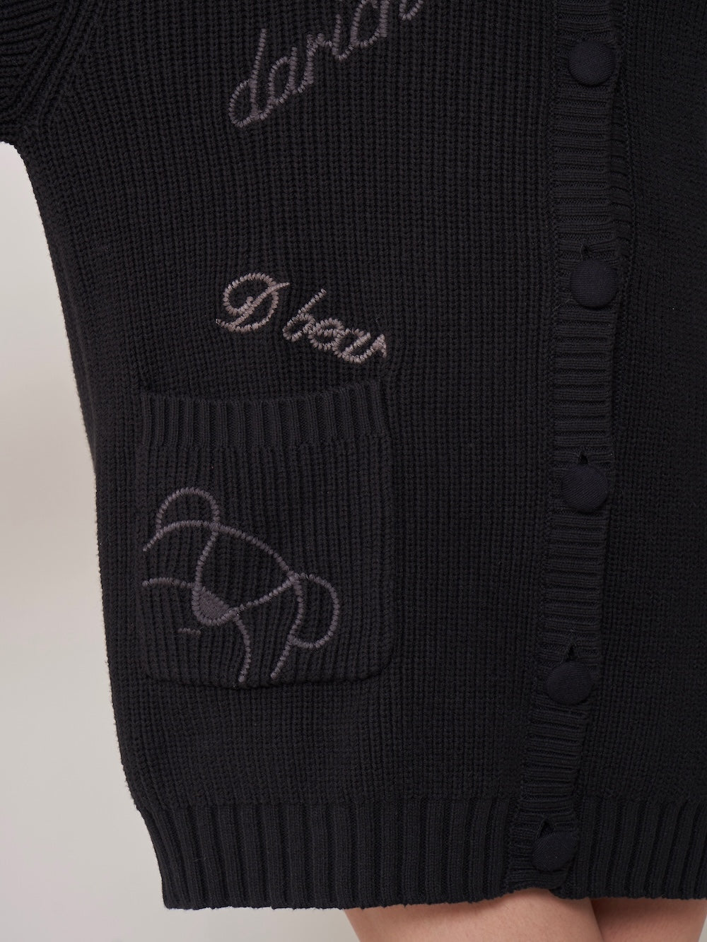 モデル：163cm（着用サイズ：FREE　着用カラー：BLK）