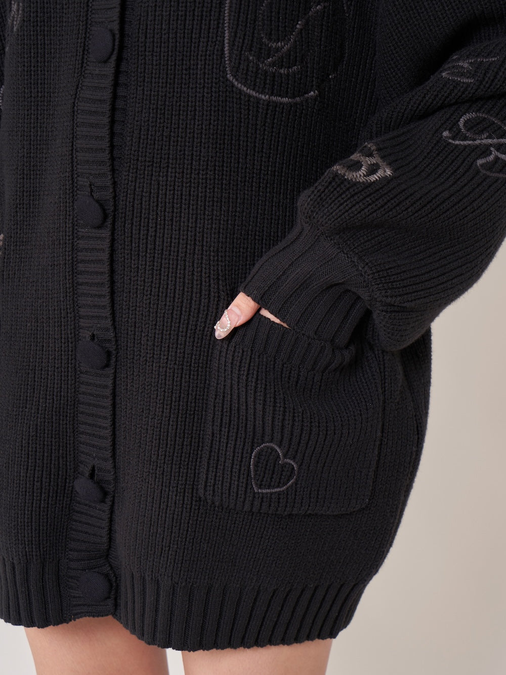 モデル：163cm（着用サイズ：FREE　着用カラー：BLK）