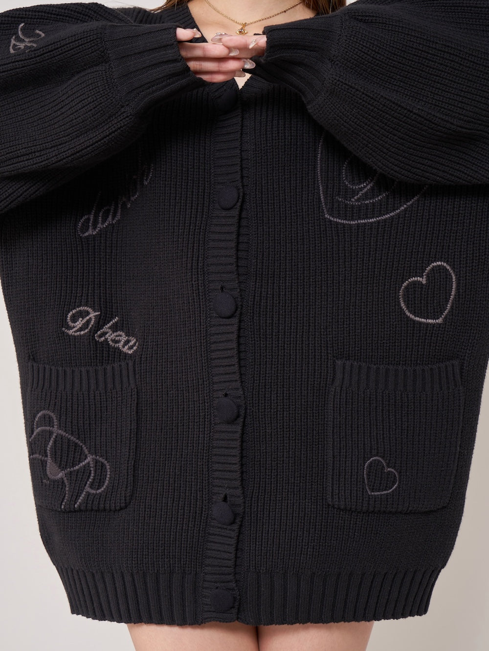 モデル：163cm（着用サイズ：FREE　着用カラー：BLK）