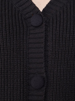 モデル：163cm（着用サイズ：FREE　着用カラー：BLK）