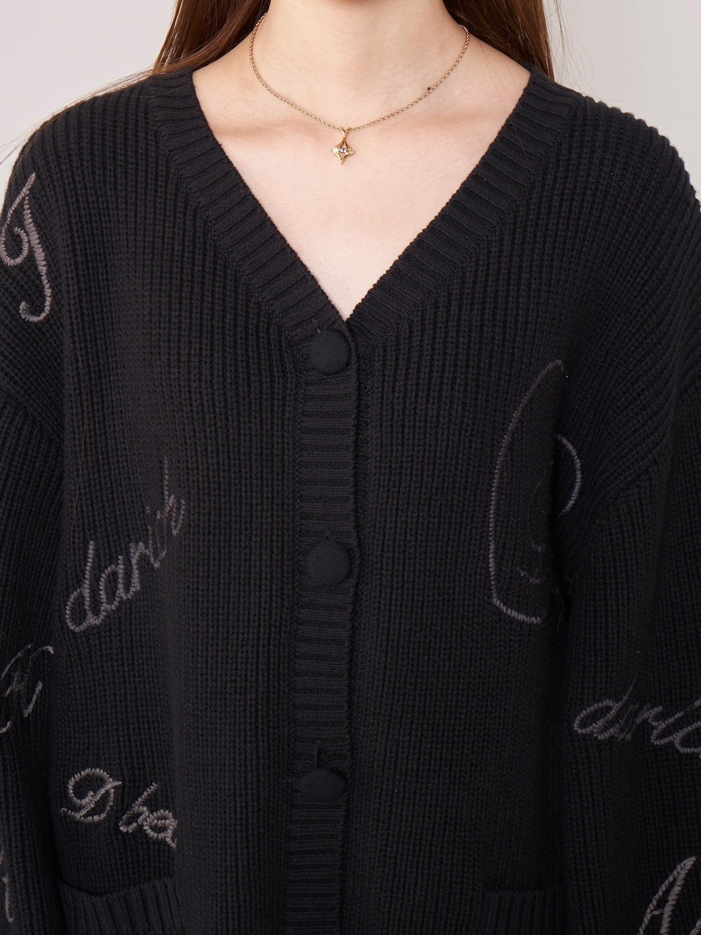 モデル：163cm（着用サイズ：FREE　着用カラー：BLK）