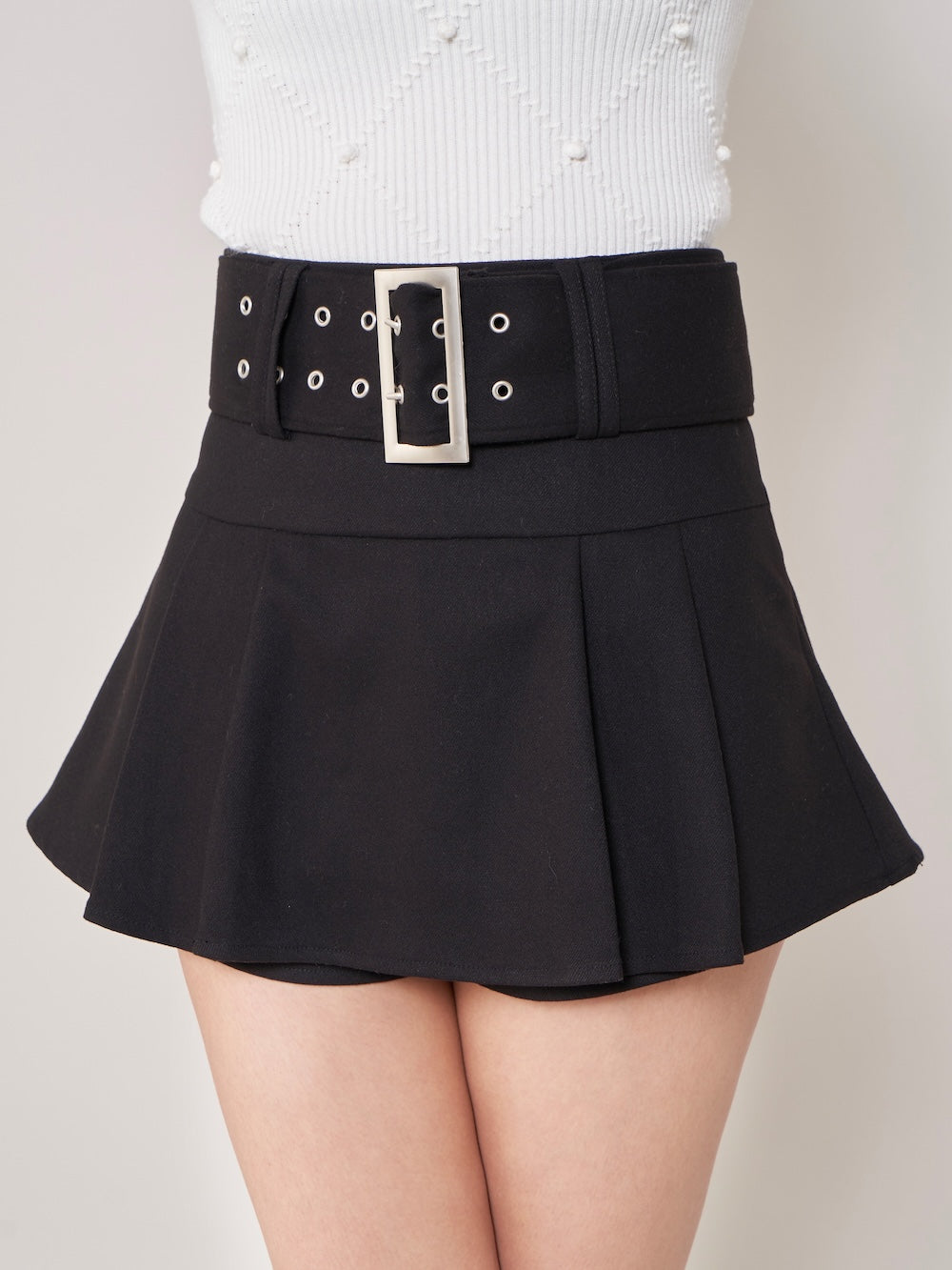 ハトメベルトプリーツミニスカート