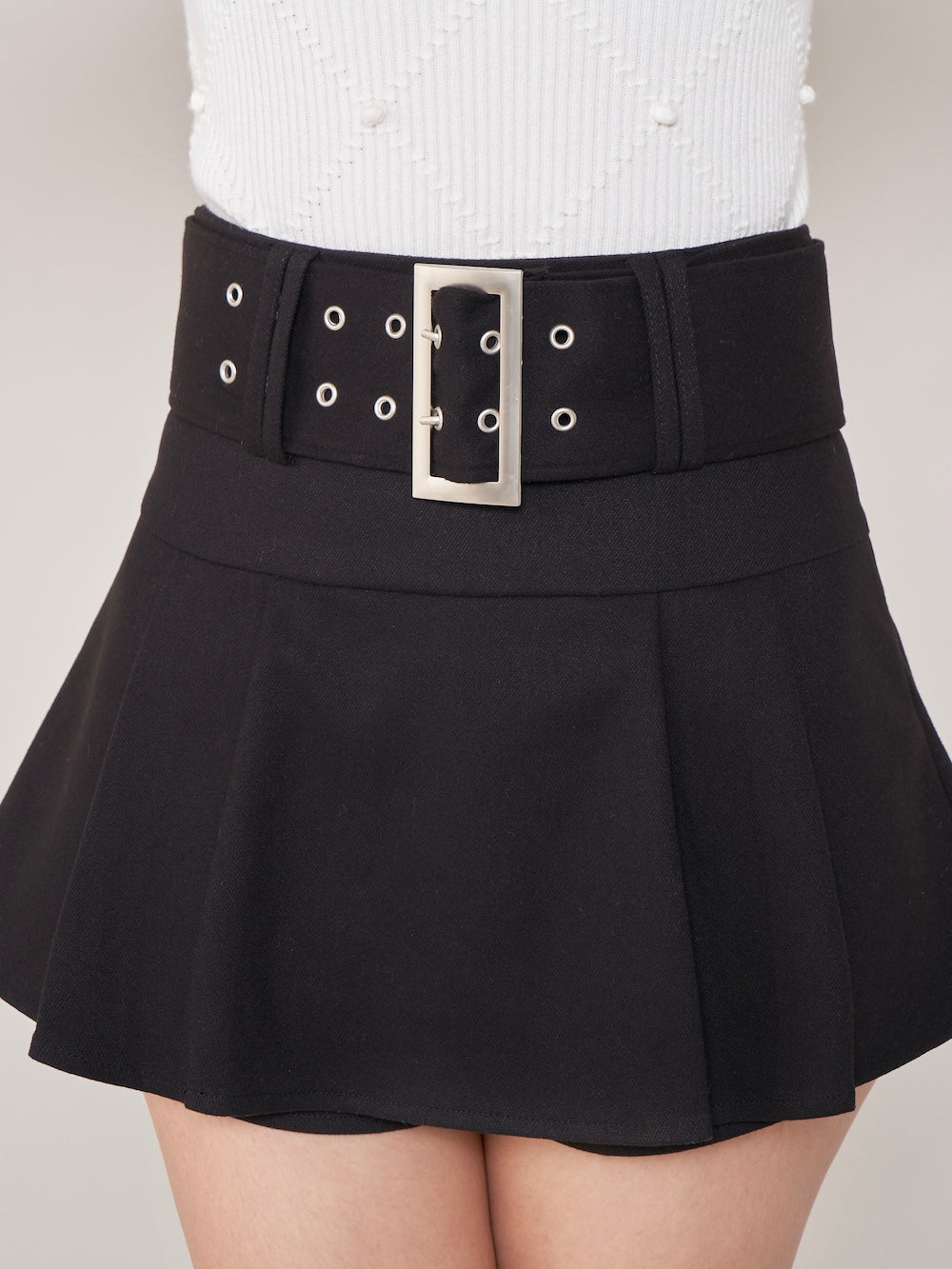 ハトメベルトプリーツミニスカート