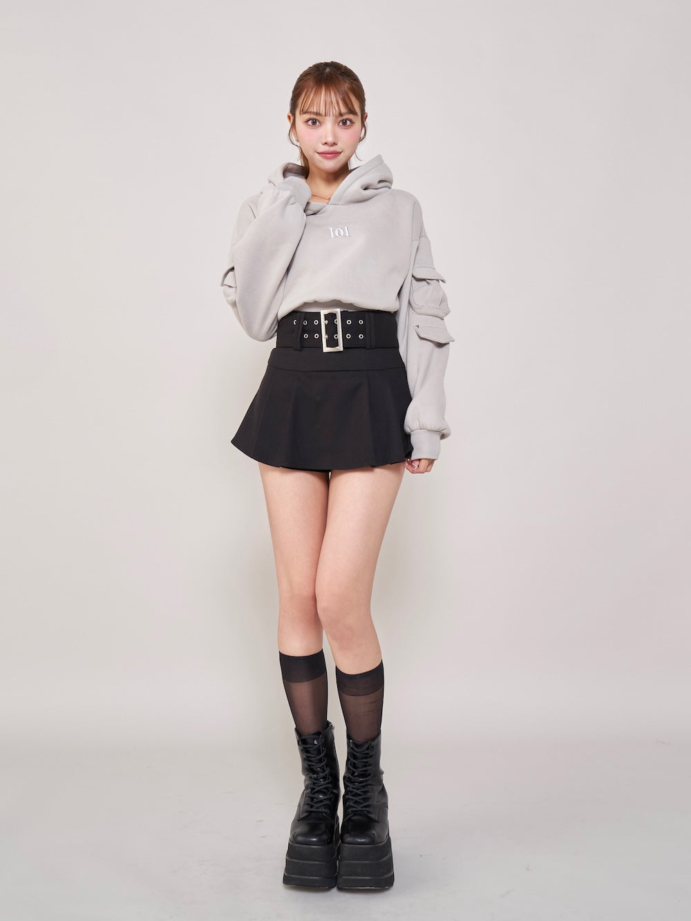 ハトメベルトプリーツミニスカート