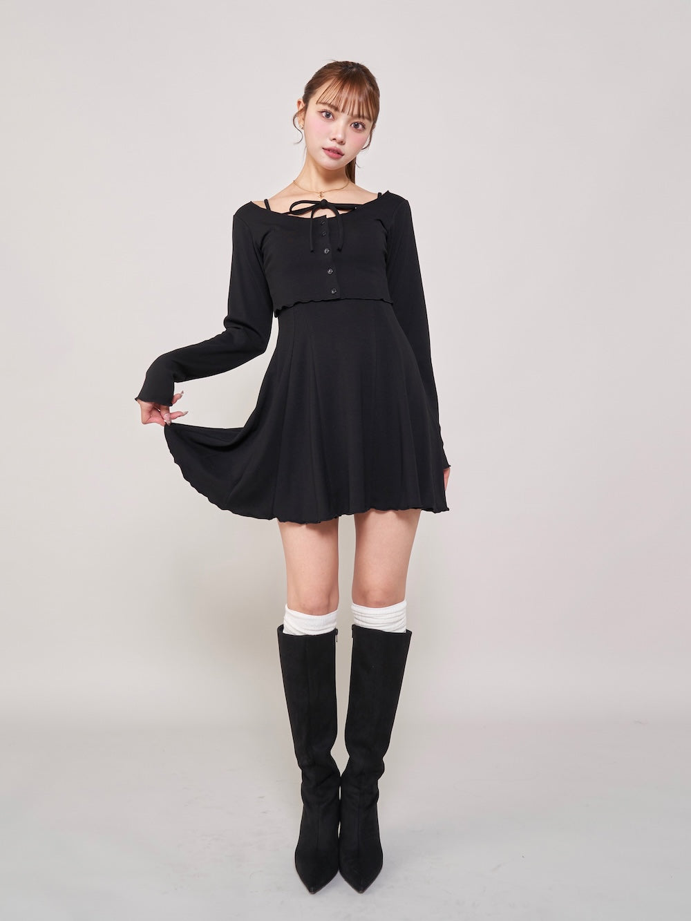 モデル：163cm（着用サイズ：FREE　着用カラー：BLK）
