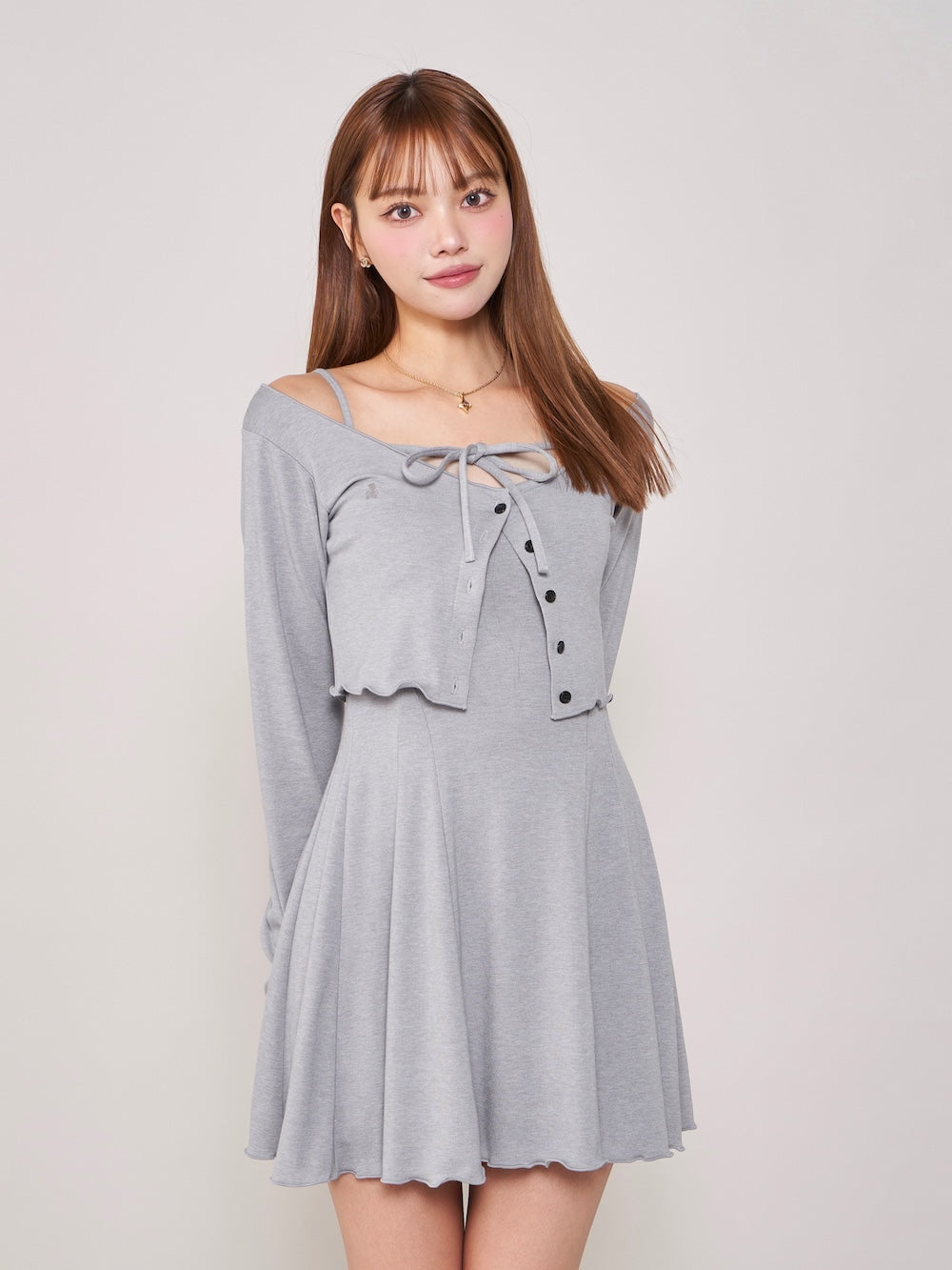モデル：163cm（着用サイズ：FREE　着用カラー：GRY）