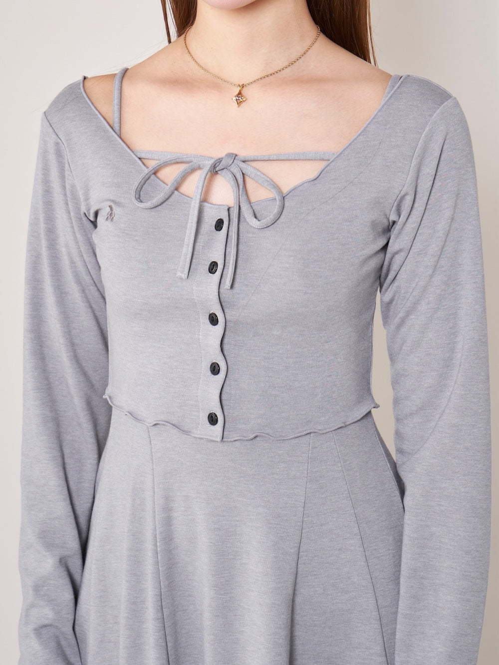 モデル：163cm（着用サイズ：FREE　着用カラー：GRY）