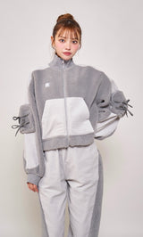 モデル：163cm（着用サイズ：FREE　着用カラー：GRY）