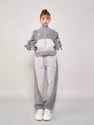 モデル：163cm（着用サイズ：FREE　着用カラー：GRY）