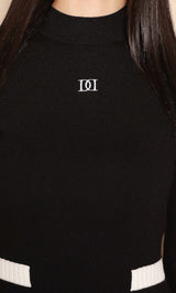 モデル：163cm（着用サイズ：FREE　着用カラー：BLK）