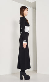 モデル：163cm（着用サイズ：FREE　着用カラー：BLK）