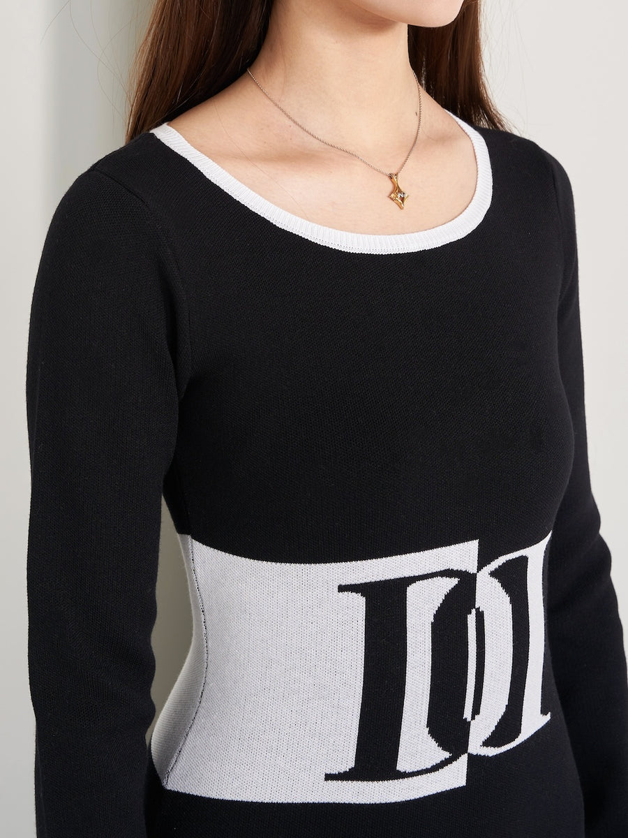 モデル：163cm（着用サイズ：FREE　着用カラー：BLK）