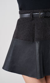 モデル：163cm（着用サイズ：S　着用カラー：BLK）