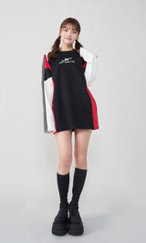 モデル：163cm（着用サイズ：FREE　着用カラー：RED）
