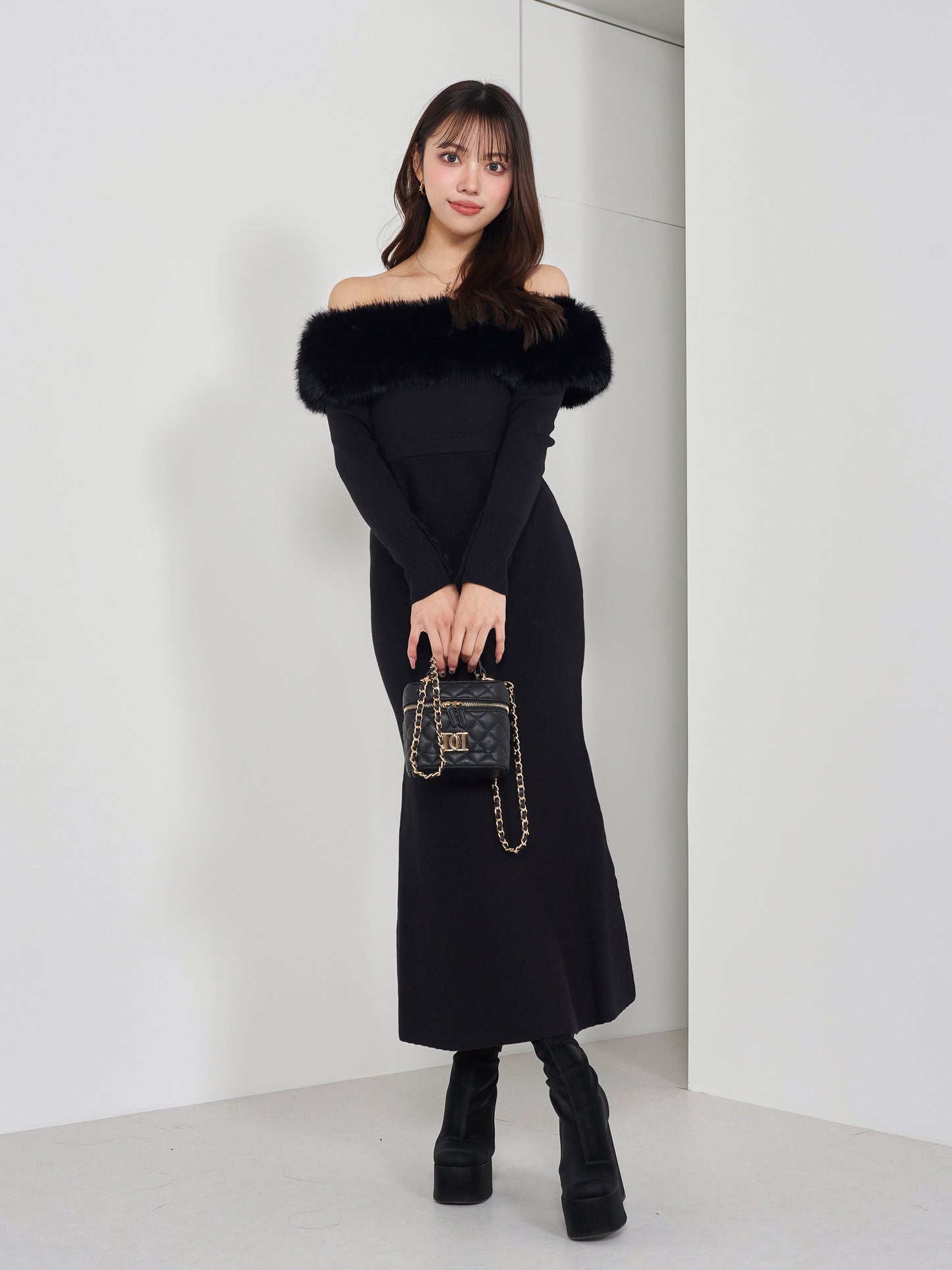 モデル：163cm（着用サイズ：FREE　着用カラー：BLK）