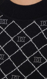モデル：163cm（着用サイズ：FREE　着用カラー：BLK）