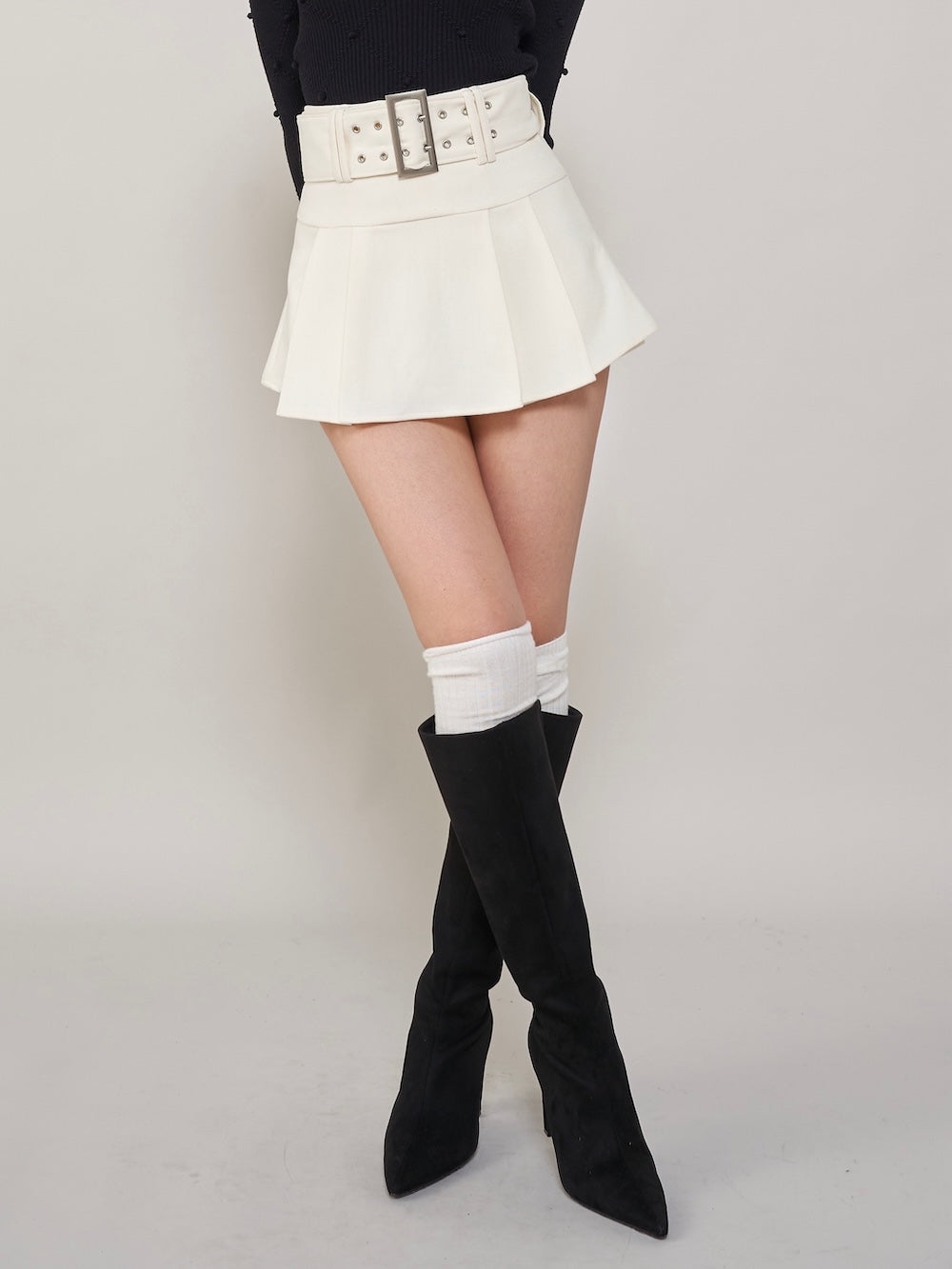 モデル：163cm（着用サイズ：S　着用カラー：IVO）