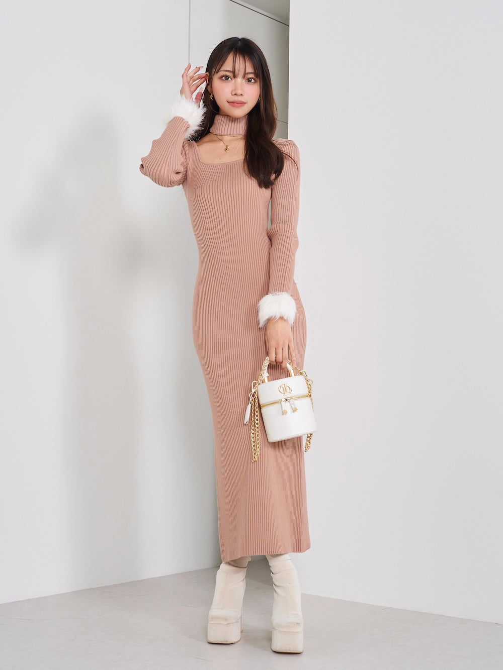 モデル：163cm（着用サイズ：FREE　着用カラー：BEG）