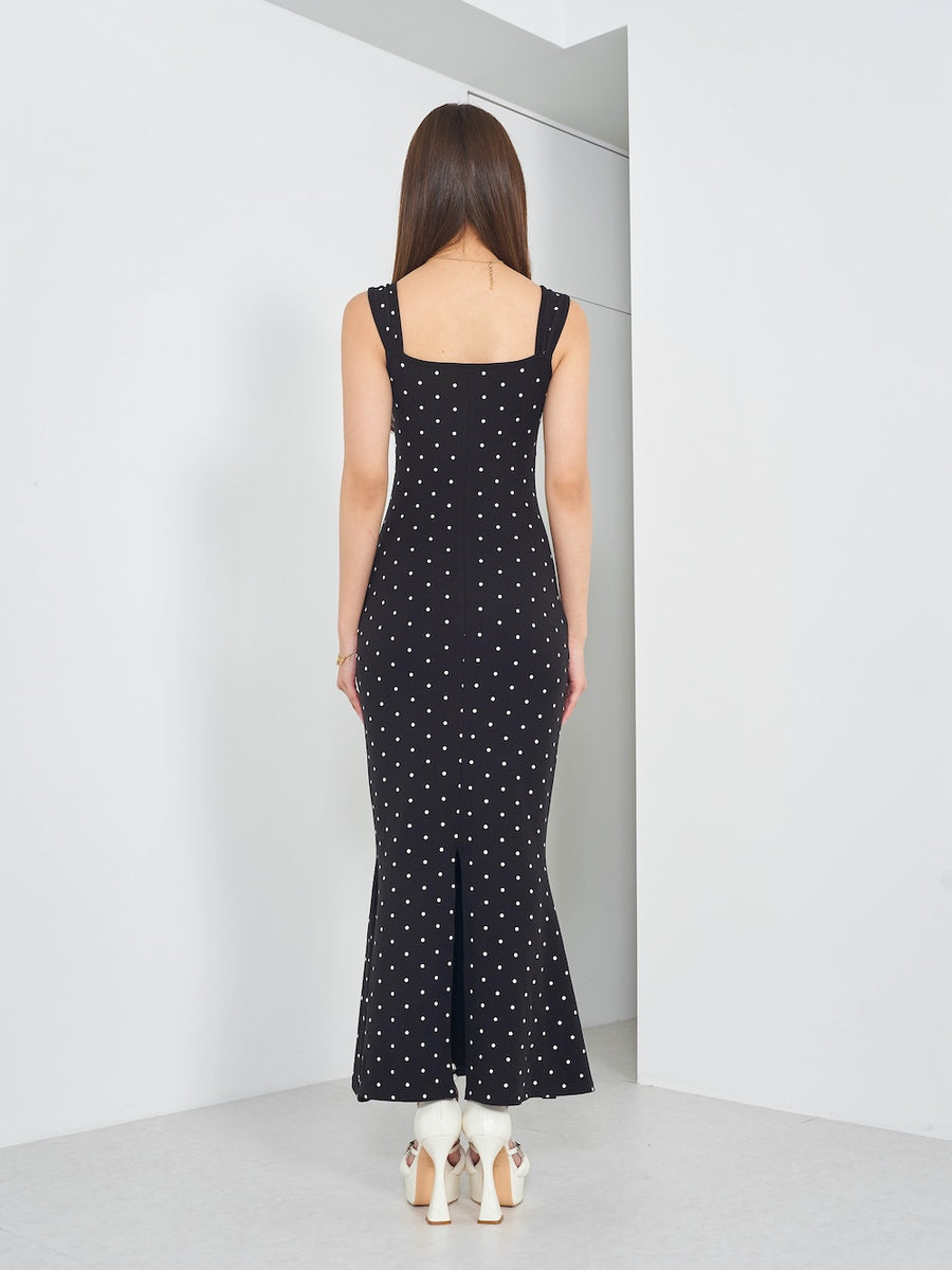 モデル：163cm（着用サイズ：FREE　着用カラー：DOT）