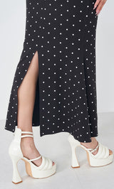 モデル：163cm（着用サイズ：FREE　着用カラー：DOT）