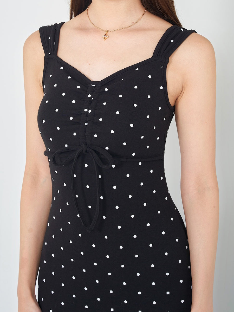 モデル：163cm（着用サイズ：FREE　着用カラー：DOT）