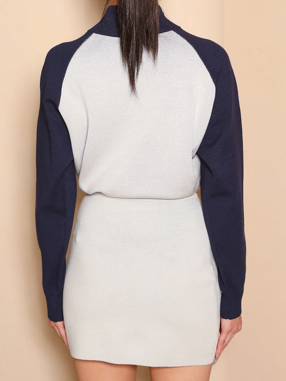 モデル：163cm（着用サイズ：FREE　着用カラー：GRY）