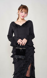 モデル：163cm（着用サイズ：FREE　着用カラー：BLK）